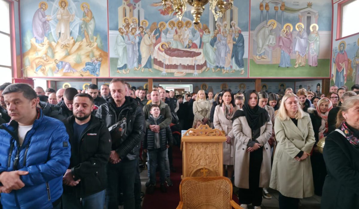 3a63c445-dbdb-498d-a510-a03fa42df61f