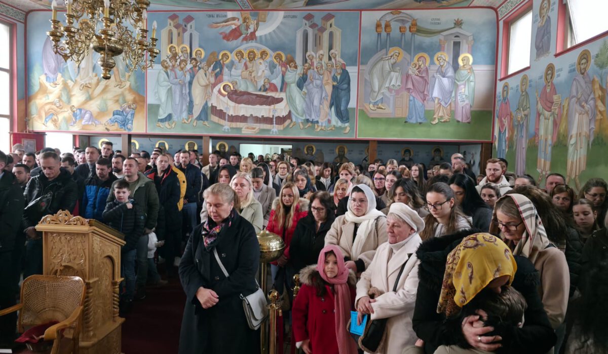 54b6fb98-b6f6-4beb-9817-7c6d25fcb5b2