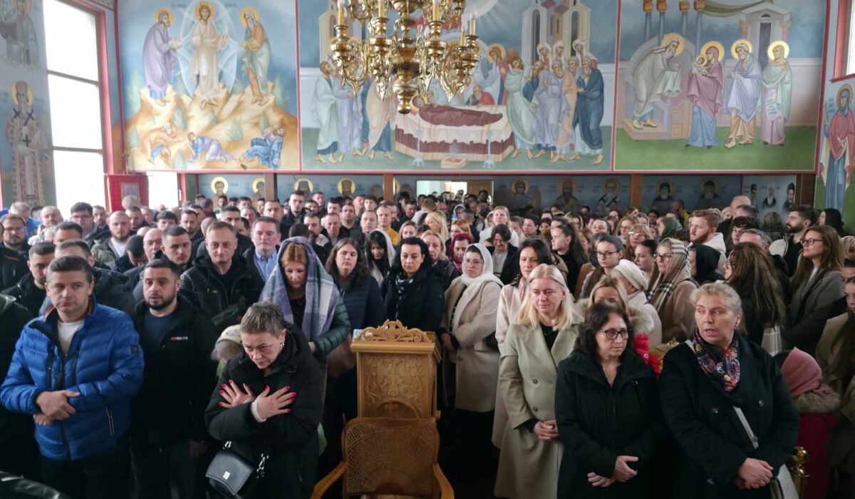 a776f552-cd79-4b7c-a34f-8517395ecedb