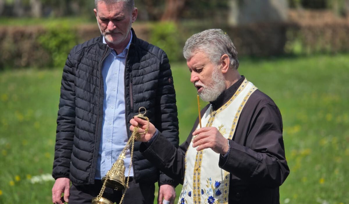 9de4853f-f8f5-458d-b241-9d2b26a54487